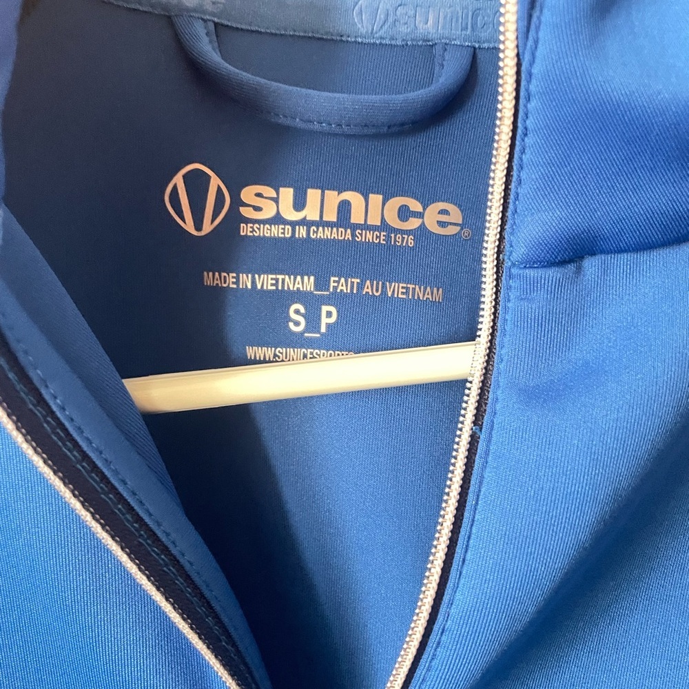 Sunice Women’s Maddy Pullover – Size Small (NWT) - Picture 2 of 6